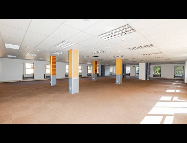 3,813M² OFFICE FOR SALE IN FERNDALE